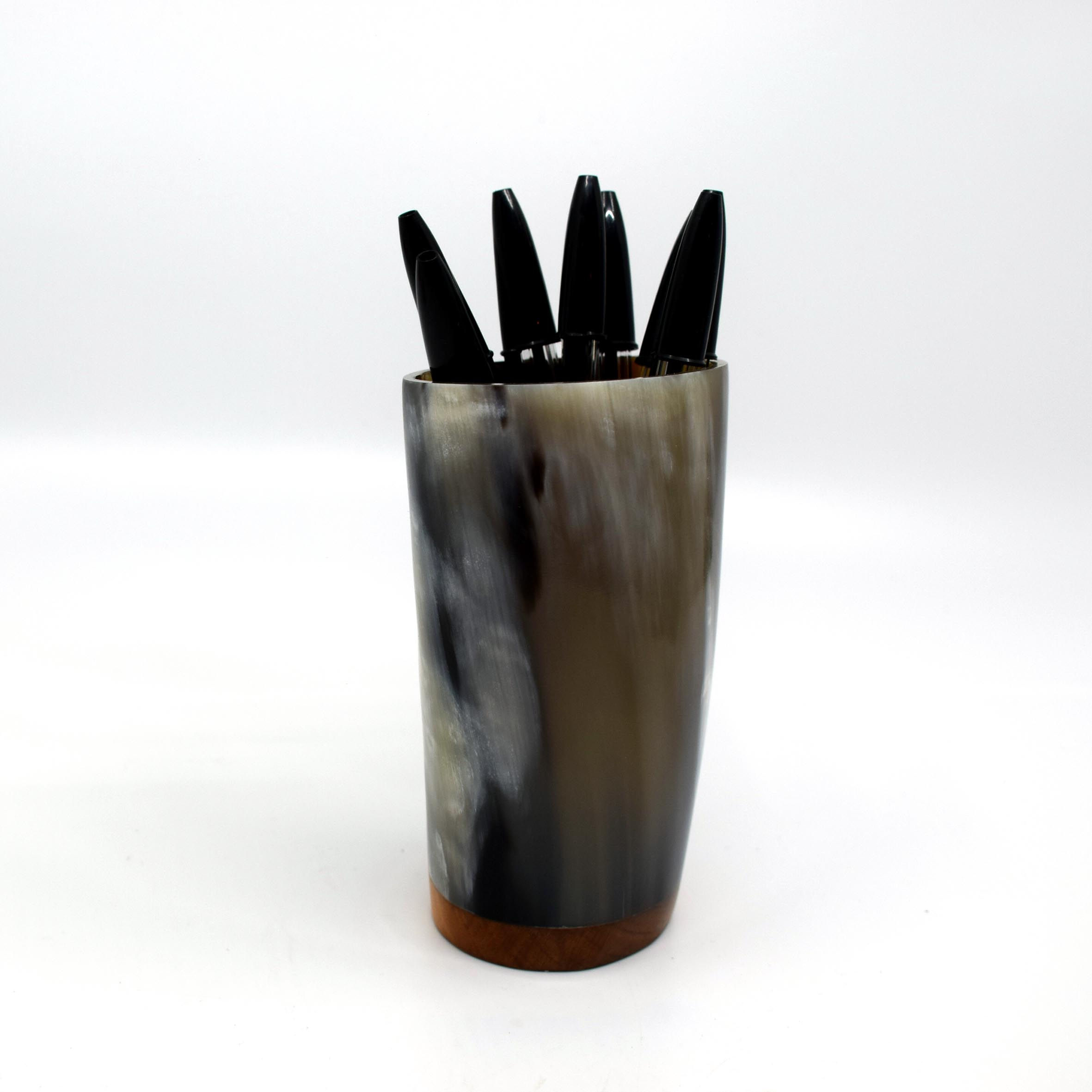 Pot à crayons en corne de vache et merisier