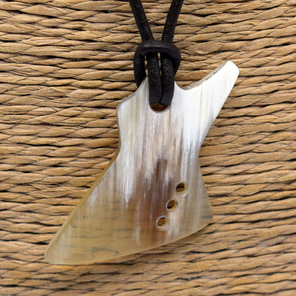Thumbnail: Explorer pendant in cow horn