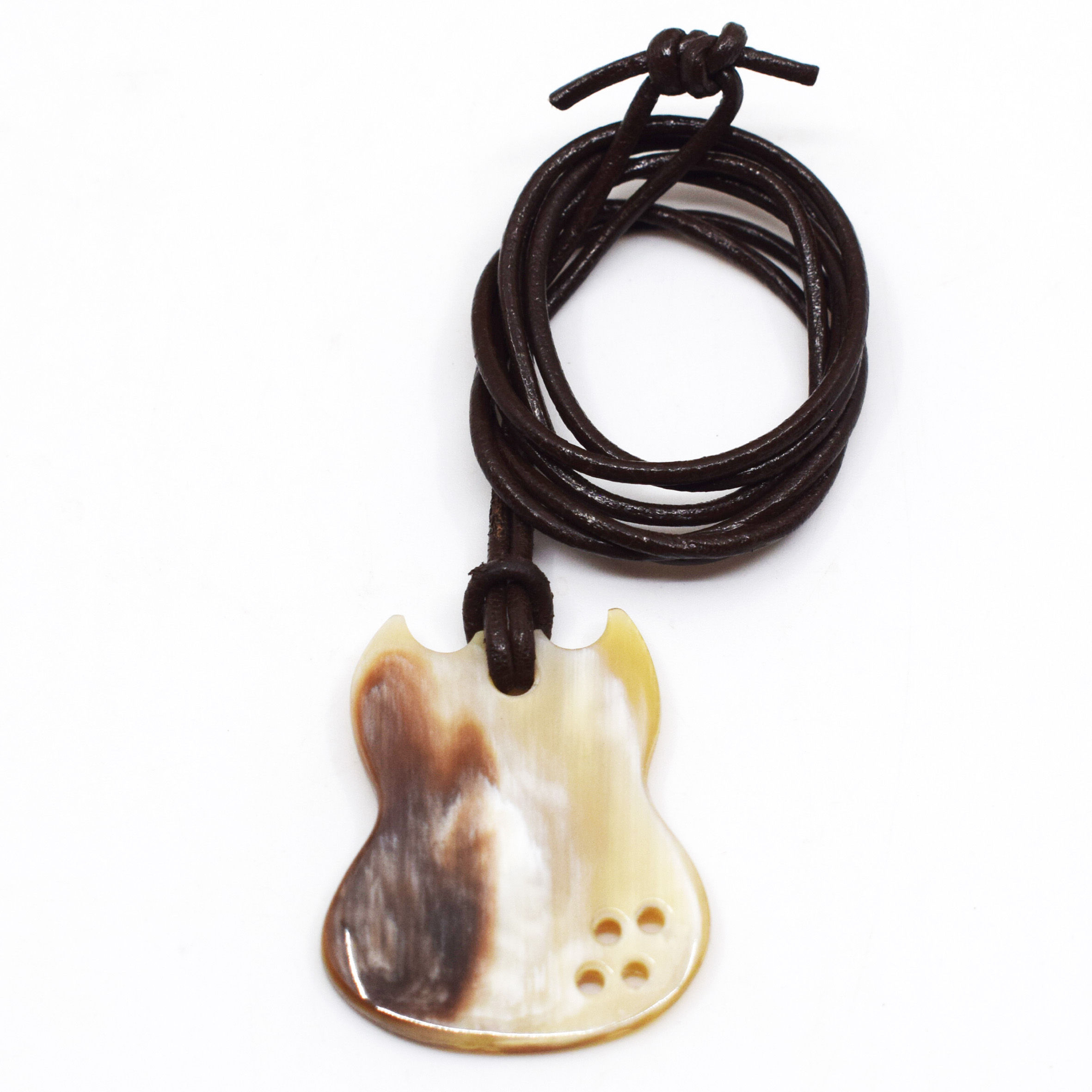 SG pendant in cow horn