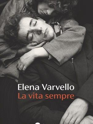 La vita sempre è uno di quelli che ti entra piano, senza fare rumore… e poi non se ne va più. Tra silenzi, fragilità e un amore mai semplice, Elena Varvello costruisce una storia che vibra sotto la pelle, pagina dopo pagina.