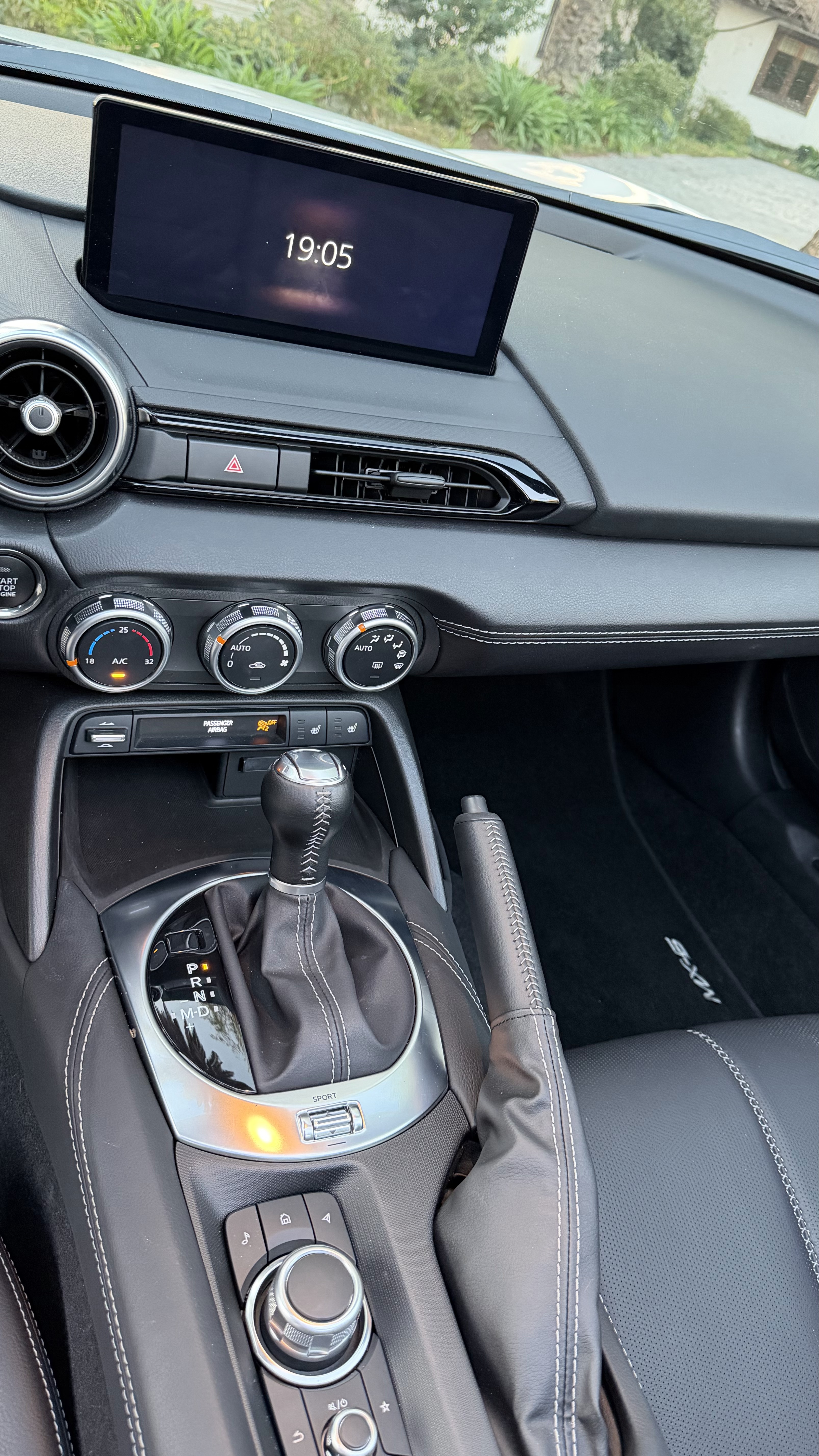 Mazda Mx-5 2.0 Convertible — foto 11 de 15