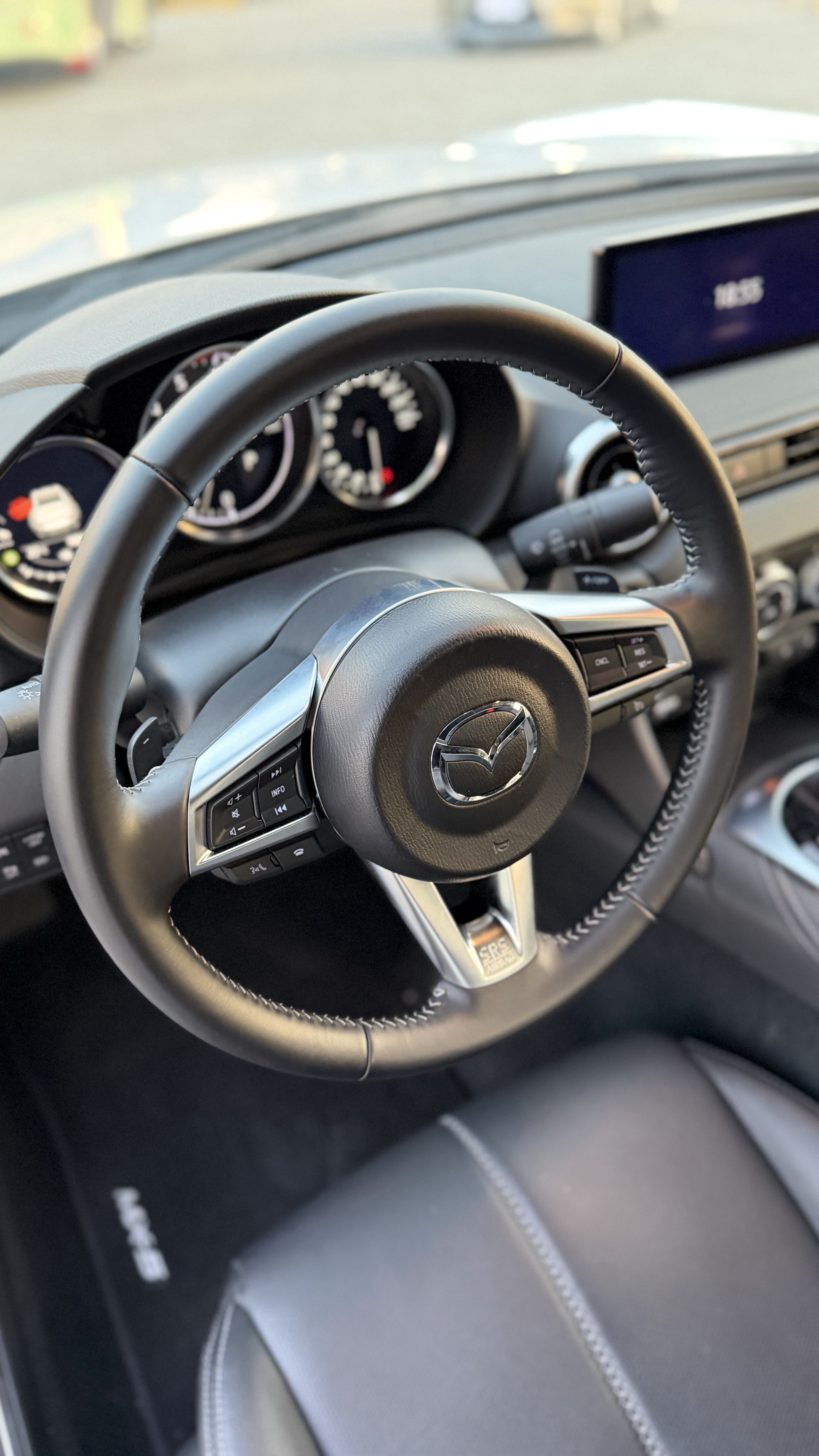 Mazda Mx-5 2.0 Convertible — foto 10 de 15