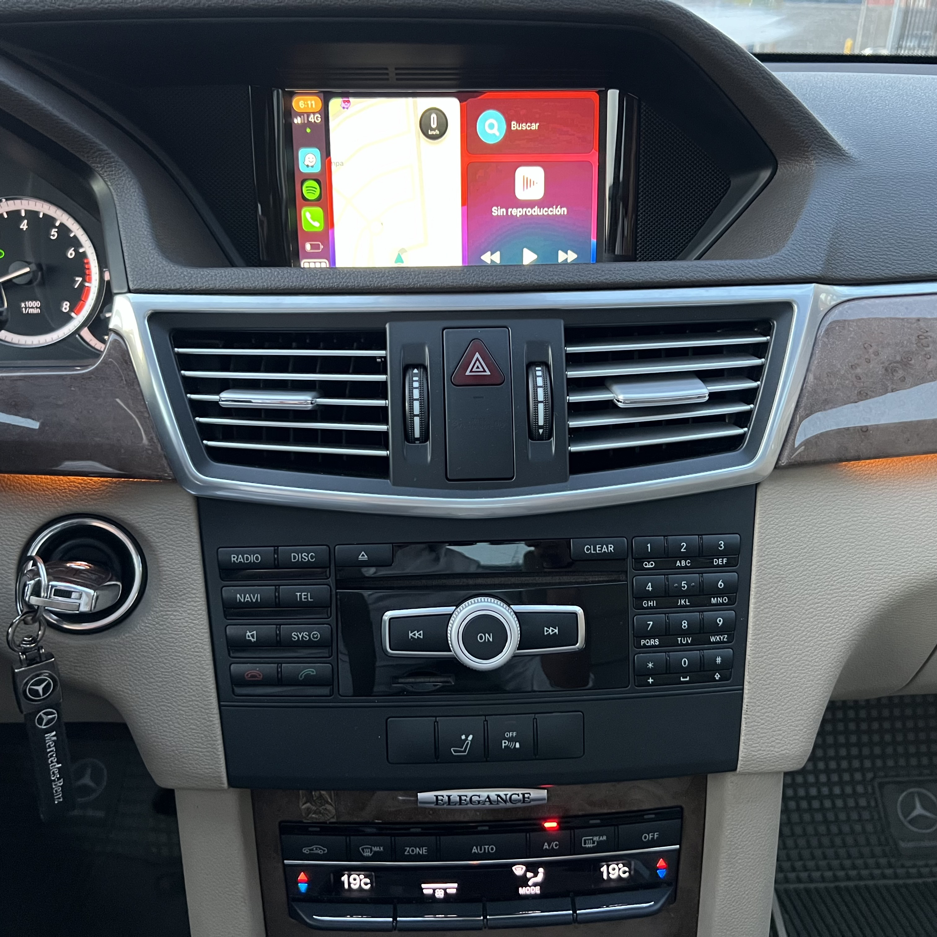 Mercedes-Benz E250 — foto 10 de 10