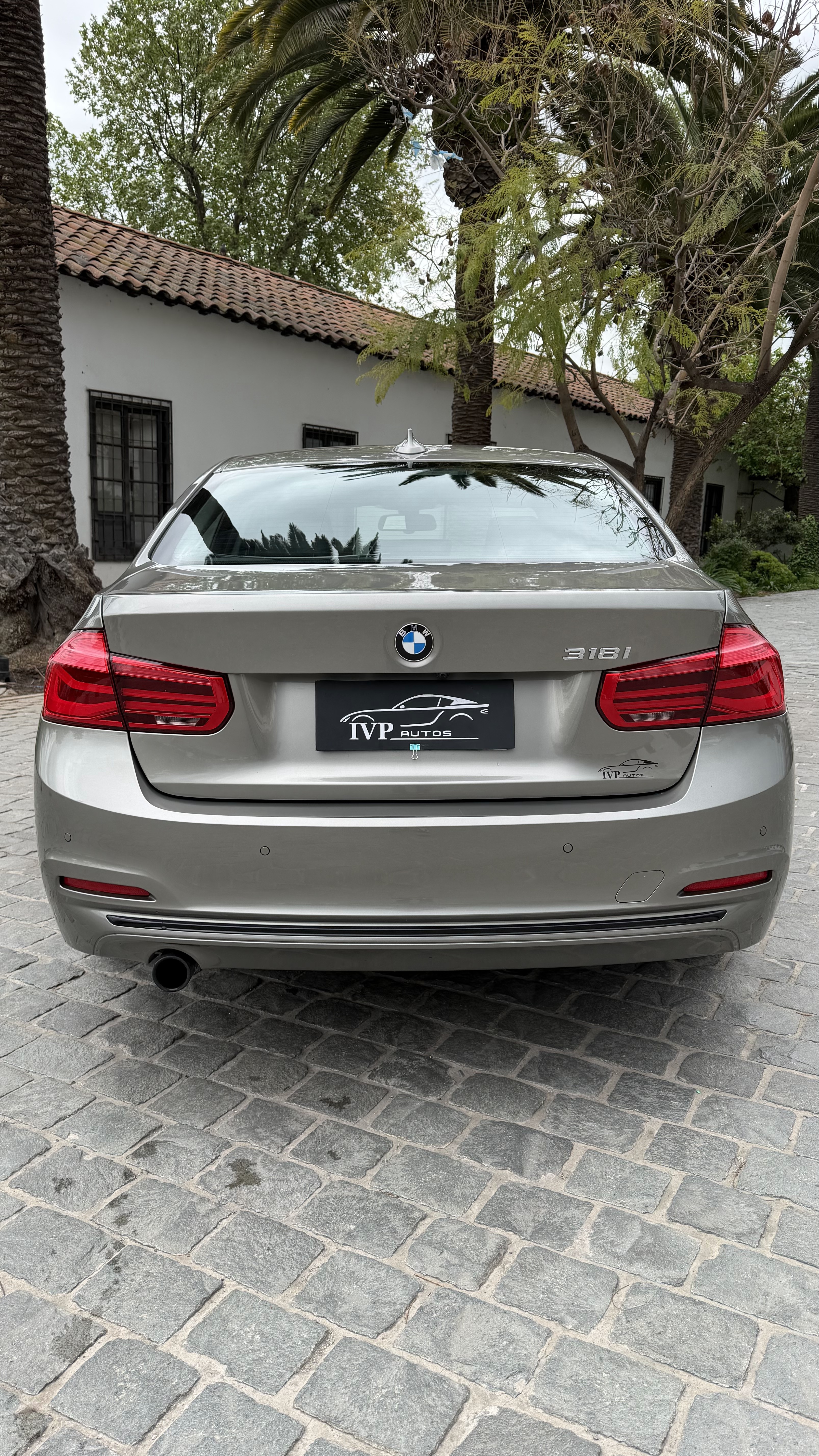 BMW 318I — foto 8 de 15