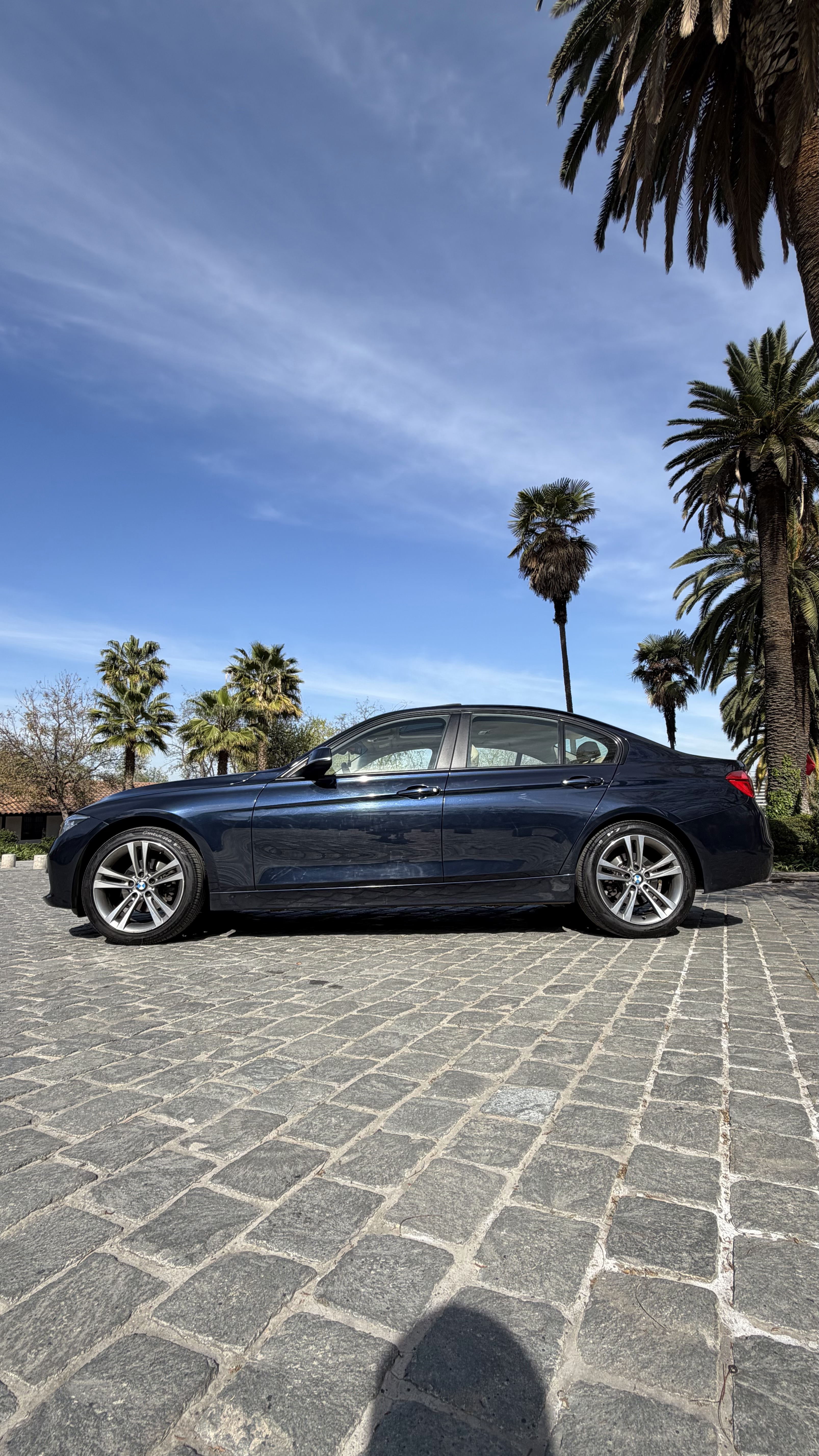 BMW 320I — foto 9 de 15