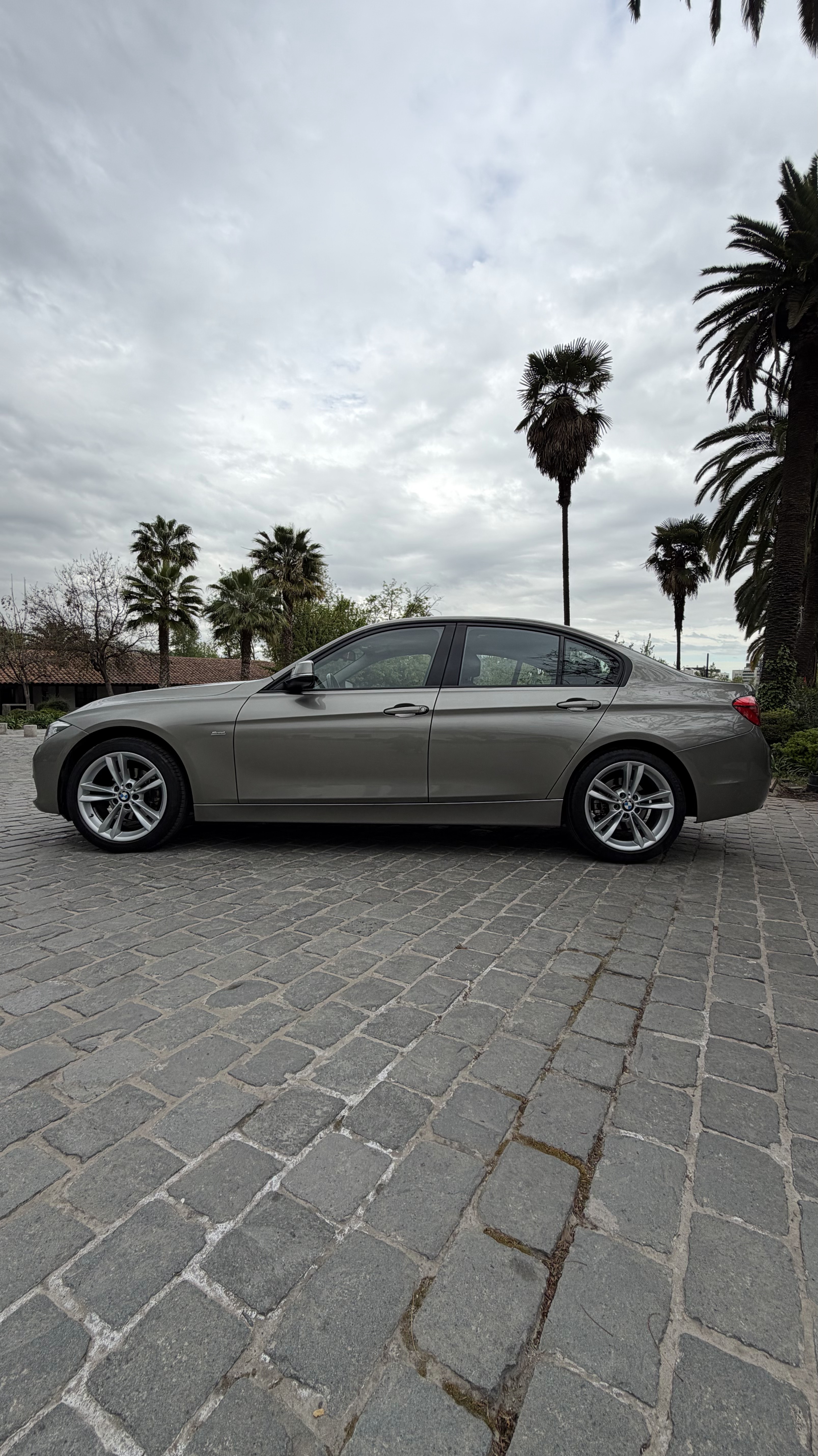 BMW 318I — foto 9 de 15