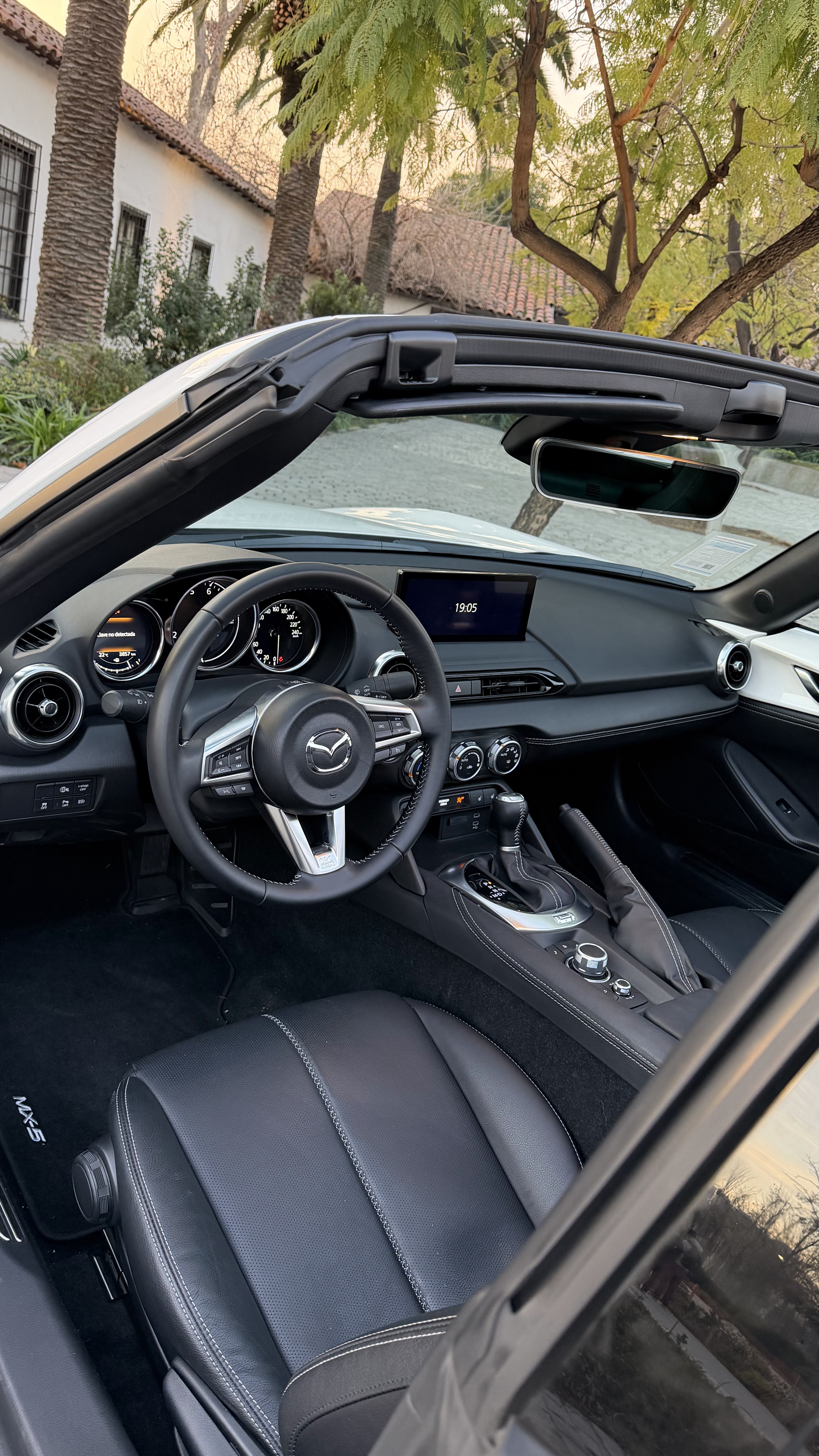Mazda Mx-5 2.0 Convertible — foto 15 de 15