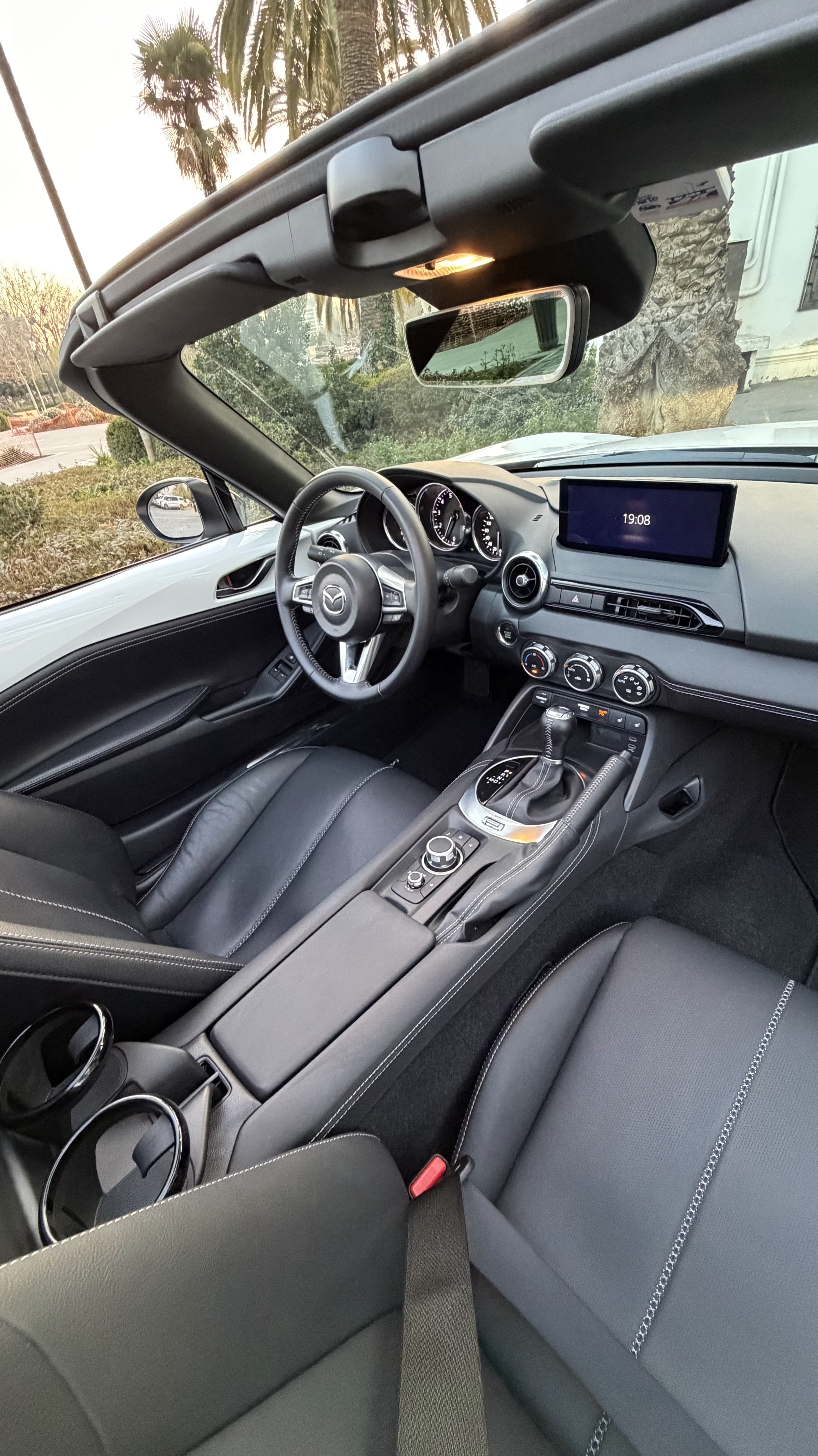 Mazda Mx-5 2.0 Convertible — foto 12 de 15