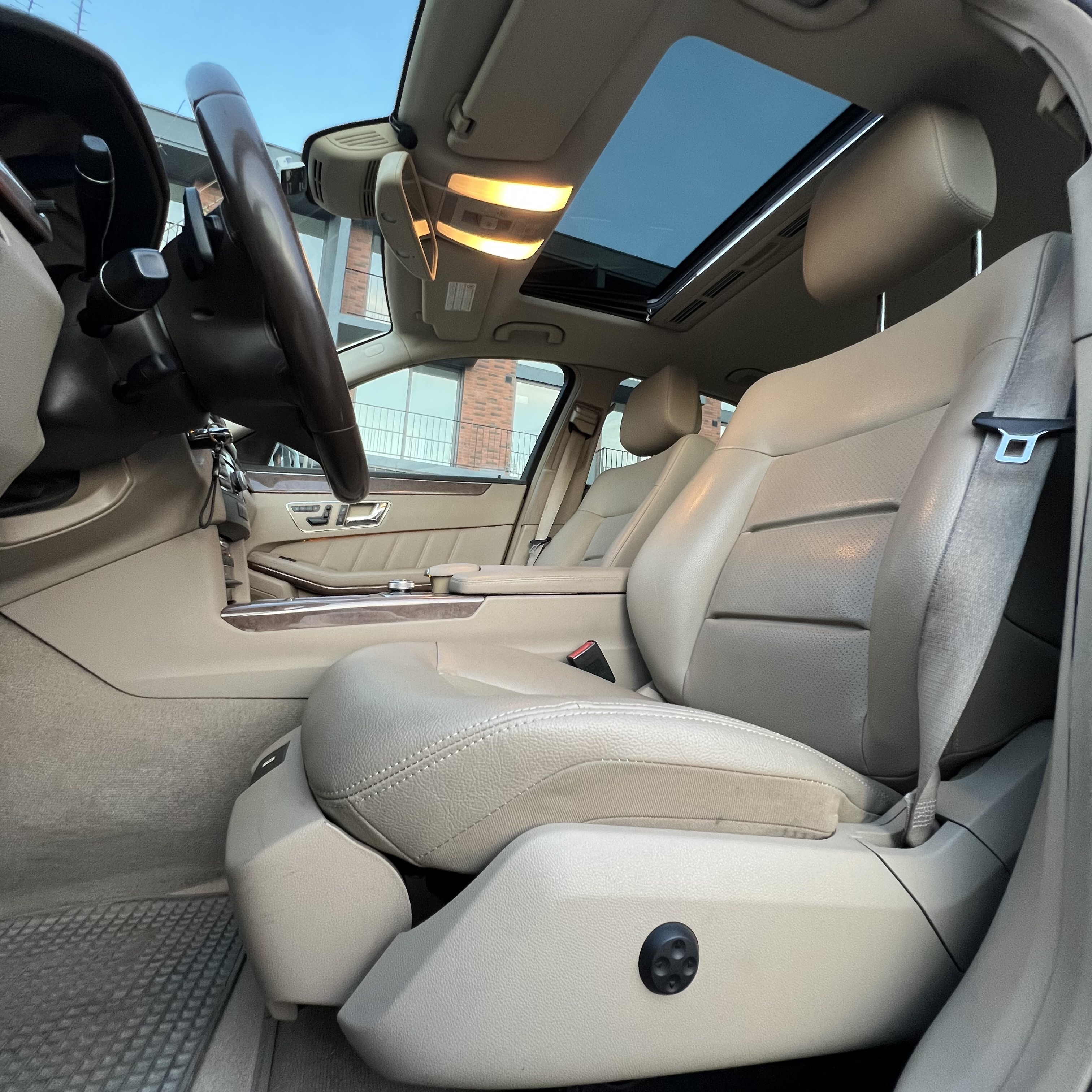 Mercedes-Benz E250 — foto 8 de 10