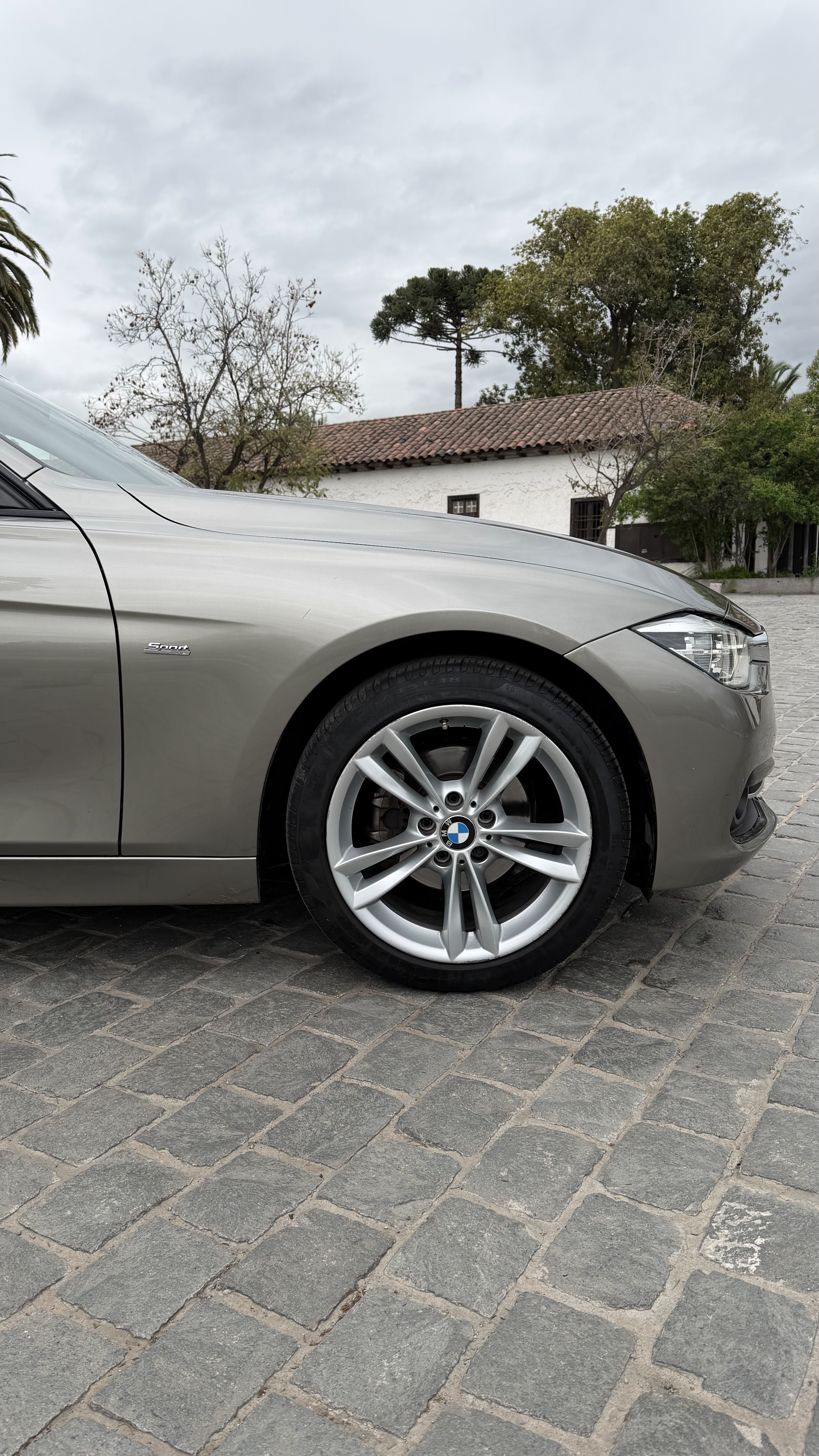 BMW 318I — foto 4 de 15