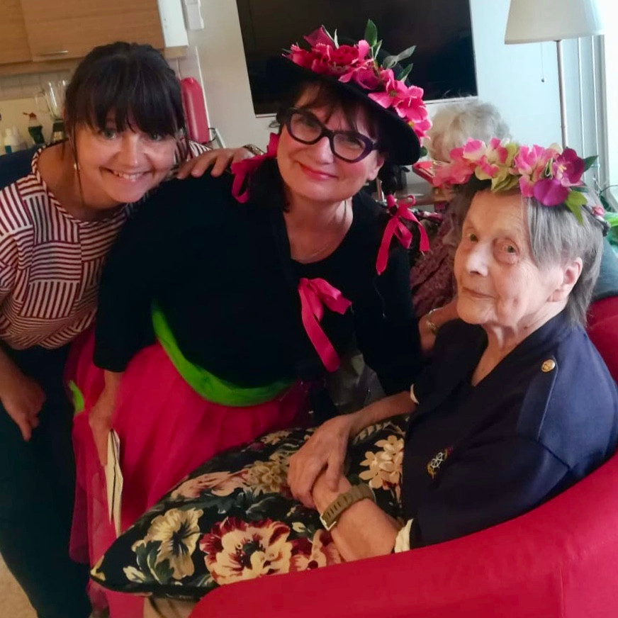 Åsa och Lilli på besök