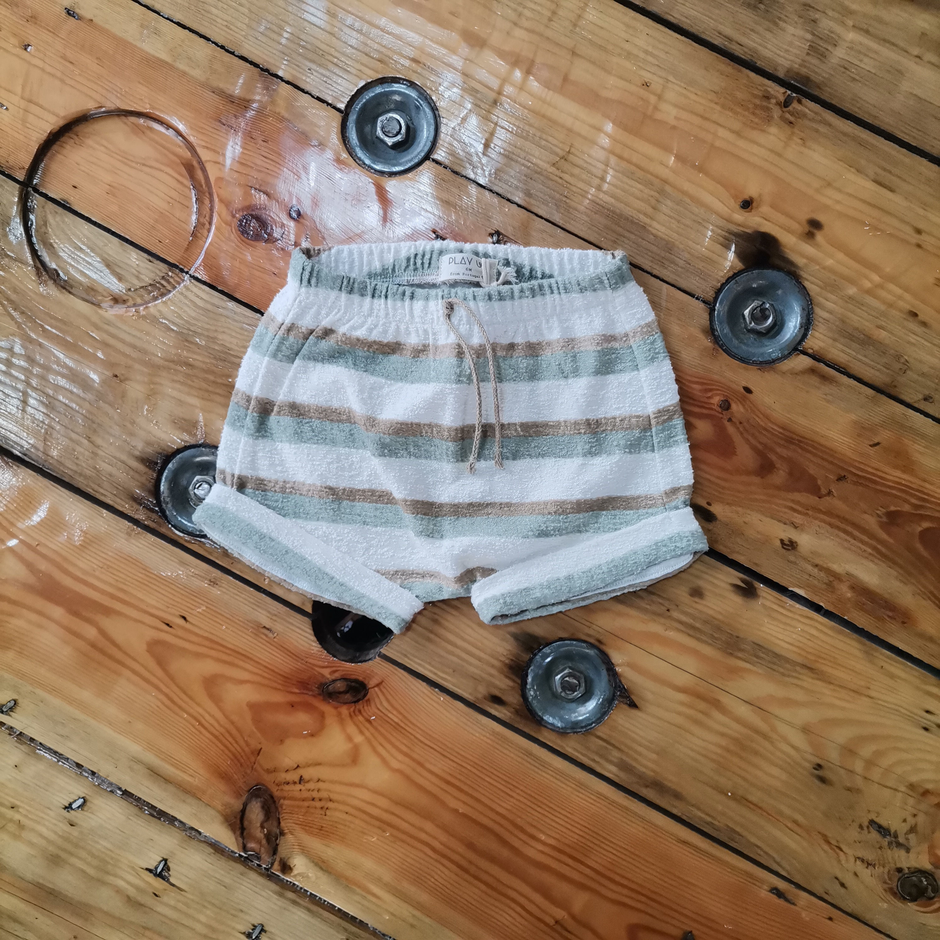 Shorts corti a righe