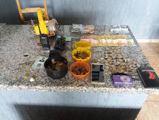 POLÍCIA MILITAR DE PIMENTA PRENDE ACUSADOS DE TRÁFICO DE ENTORPECENTE