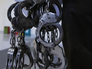 Homem que se passava por agente penitenciário é preso com drogas