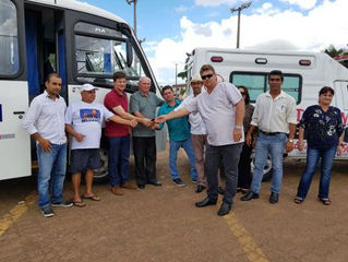 Alta Floresta: Ambulância e micro-ônibus são entregues