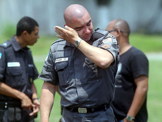 Suicídio já causa mais mortes de policiais do que confronto em serviço