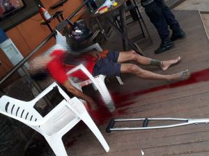 Motociclista executa homem em posto de combustível