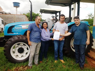 Primavera de Rondônia entrega tratores e implementos Agrícolas a 5 associações rurais