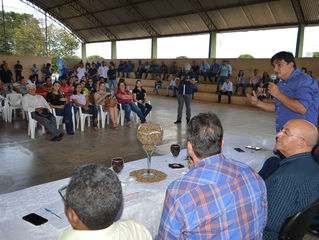 Ações de Cleiton Roque em Primavera de Rondônia são destacadas na entrega de mudas de café.