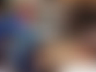 Mulher tem carro esmagado por caminhões e é resgatada viva