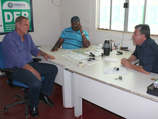 Follador visita regional do DER e pede urgência em reparo de ponte