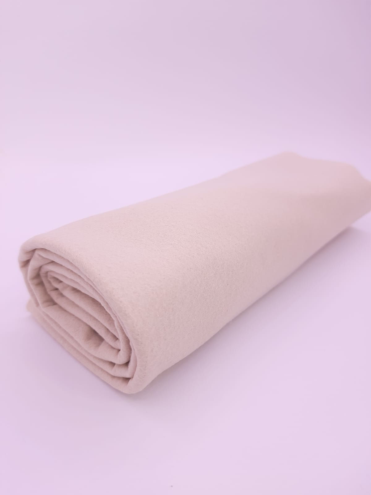 FELTRO SANTA FÉ LISO BEGE PALHA 072