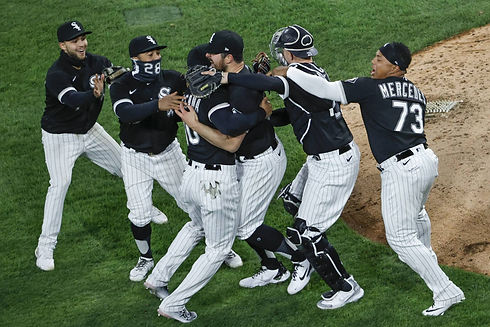 White sox celebrate rodon no hitter.jpeg