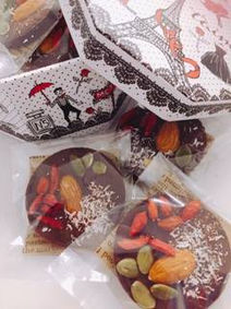 「綺麗になれる魔法のチョコ♡」