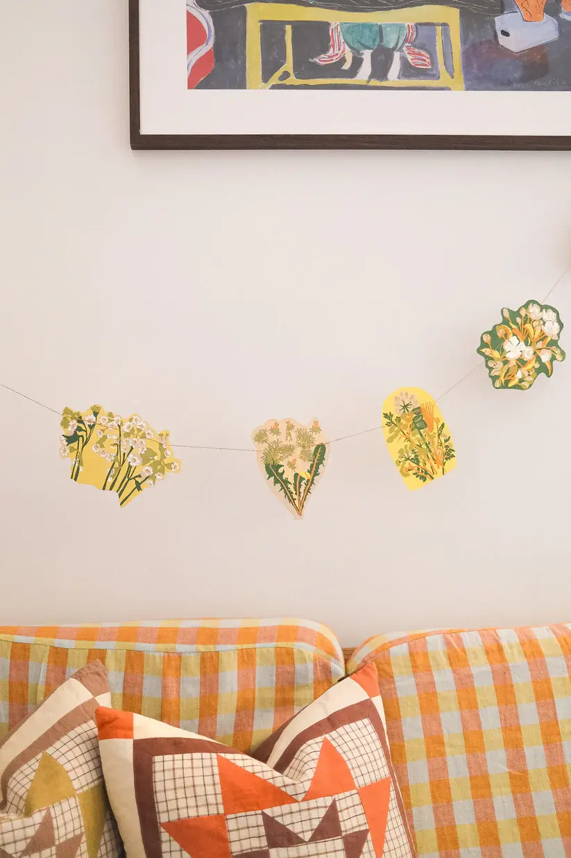 Thumbnail: Paper Spring Blooms Garland