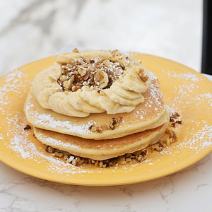 VEGAN BANANA NUTS PANCAKE