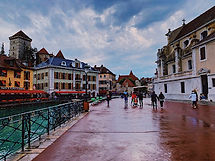 annecy buildings.jpg
