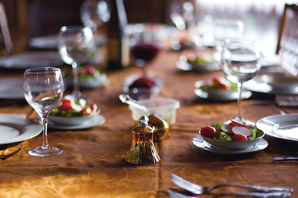 Gedeckter Tisch beim Dinnertheater