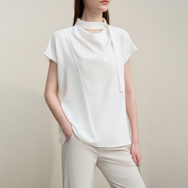 Blouse en Mousseline avec Col Bénitier Raffiné