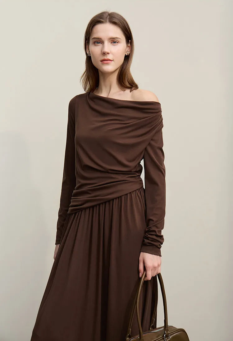 Robe Élégante en Lyocell – Col Bénitier Asymétrique