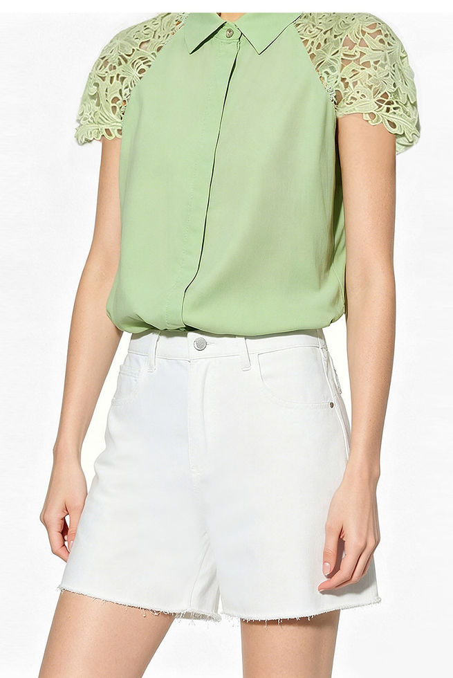 Chemise Élégante avec Dentelle Florale Raffinée