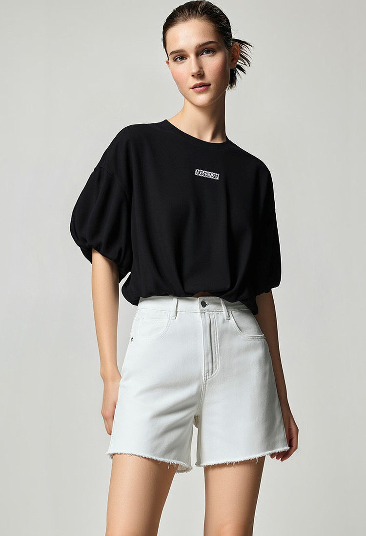 T-shirt Brodé Oversize – Style Minimaliste