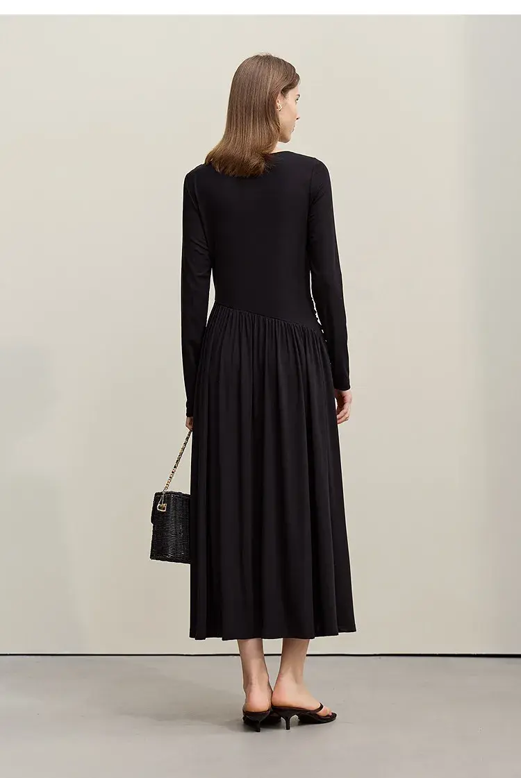Robe Élégante en Lyocell – Col Bénitier Asymétrique