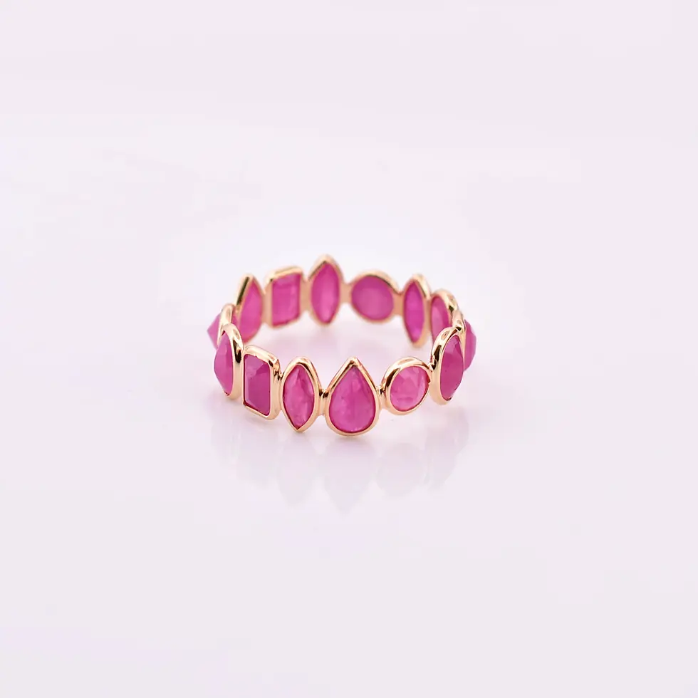 18K solid gold natural ruby ring featuring deep red ruby gemstones in an elegant fine jewelry design.