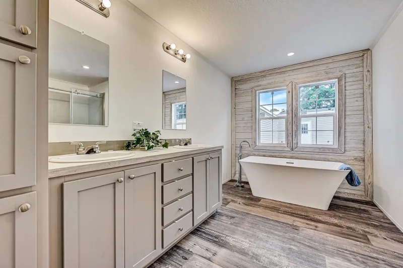 PM4523A-Primary-Bath-1