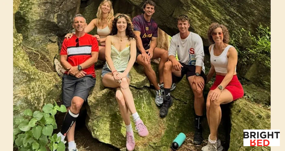 David and Stepha ie Rumble with their 4 kids on a family trip.