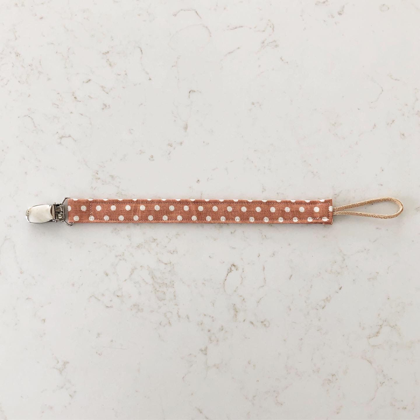 ATTACHE-SUCE - TERRACOTTA POIS CRÈME