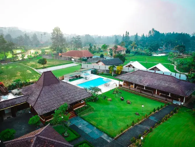 pemandangan villa bango
