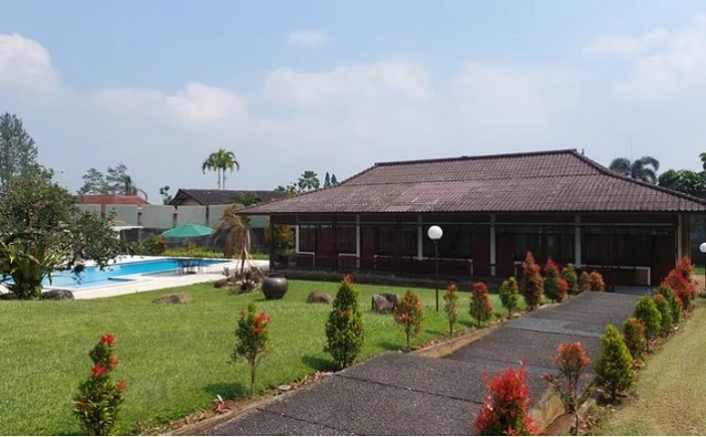 Rekomendasi Villa di Puncak Bogor yang Sudah Free Breakfast, Intip Menunya! — inspirasi dari Villa Bango di Cilember, Puncak