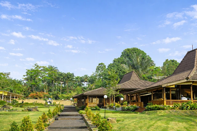 Rekomendasi Villa di Puncak Bogor untuk 50 Orang, Gathering Nyaman Dekat Alam — inspirasi dari Villa Bango di Cilember, Puncak