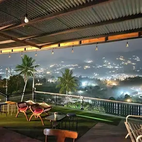 breeve hills resto kafe nuansa alam puncak bogor