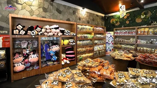 oleh oleh dairyland theme farm