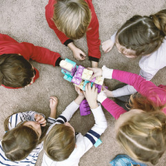 Vue de dessus des enfants qui jouent