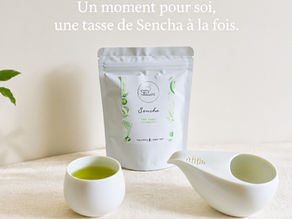 Préparer son thé, c’est aussi prendre un moment pour se reconnecter à soi.