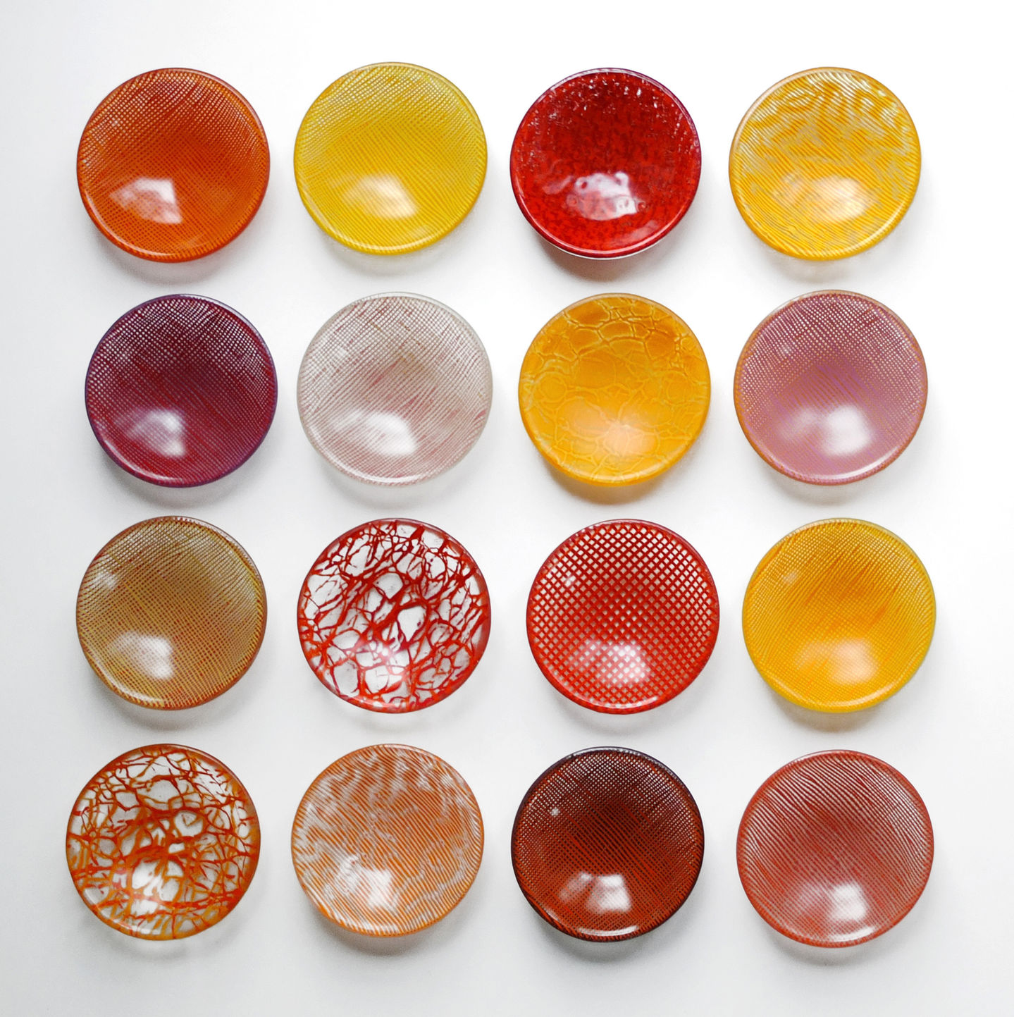 Ulrike Umlauf-Orrom
Glasschälchen
ab 1999
Fusingtechnik, mit Emaille eingefärbtes Klarglas 