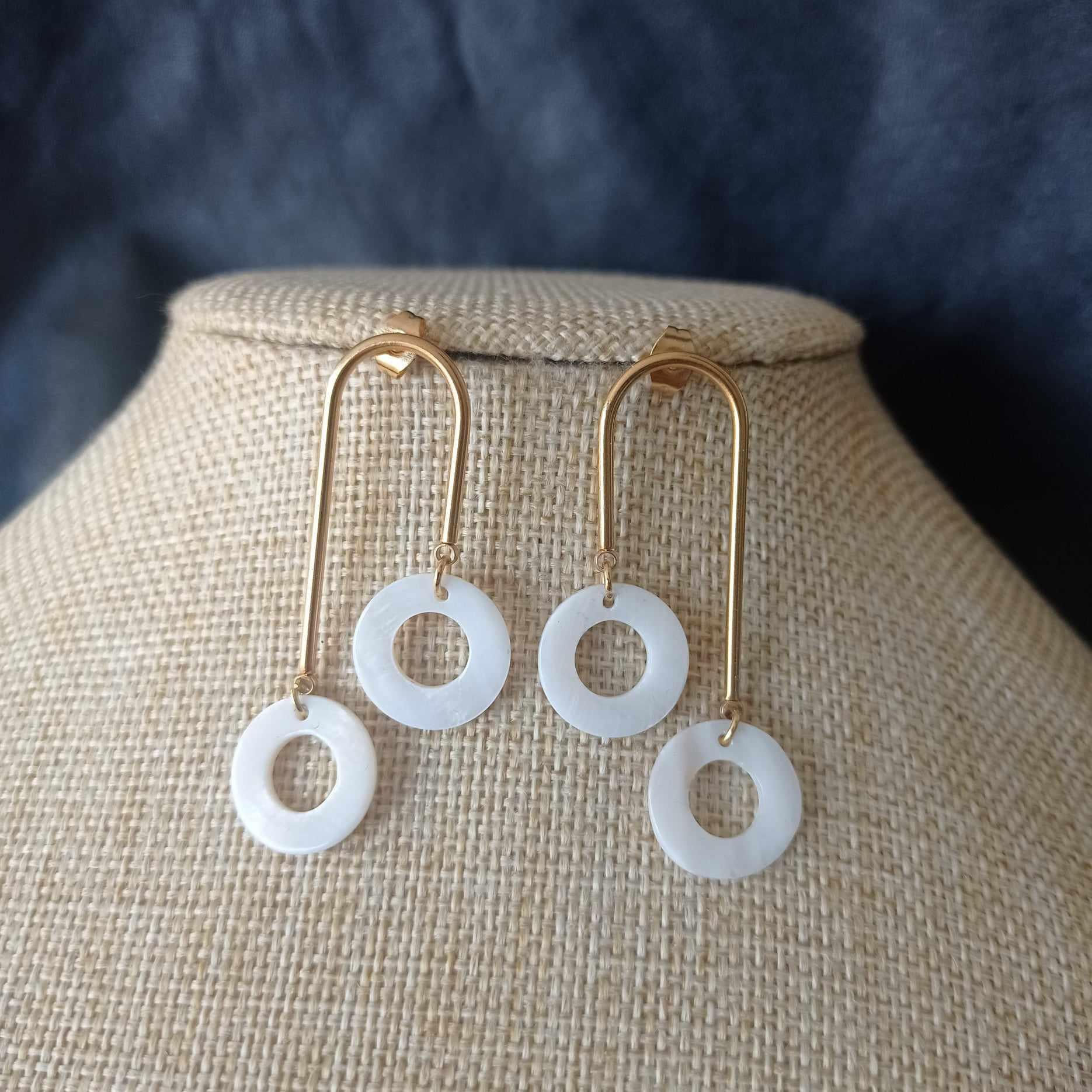 Boucles d'oreilles anneaux en nacre